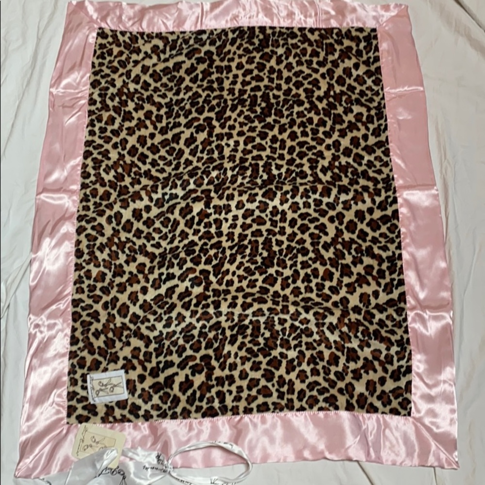 NWT Dist Bunnies Animal Print Baby Blanket